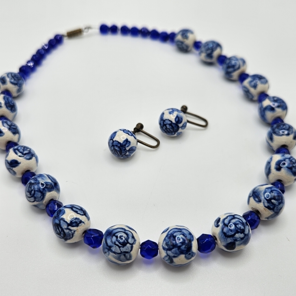 VINTAGE Chinese Export Blue Flower Painted Glass Beaded Necklace & Earrings Set